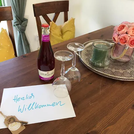 아파트 Ferienwohnung Mit Charme *